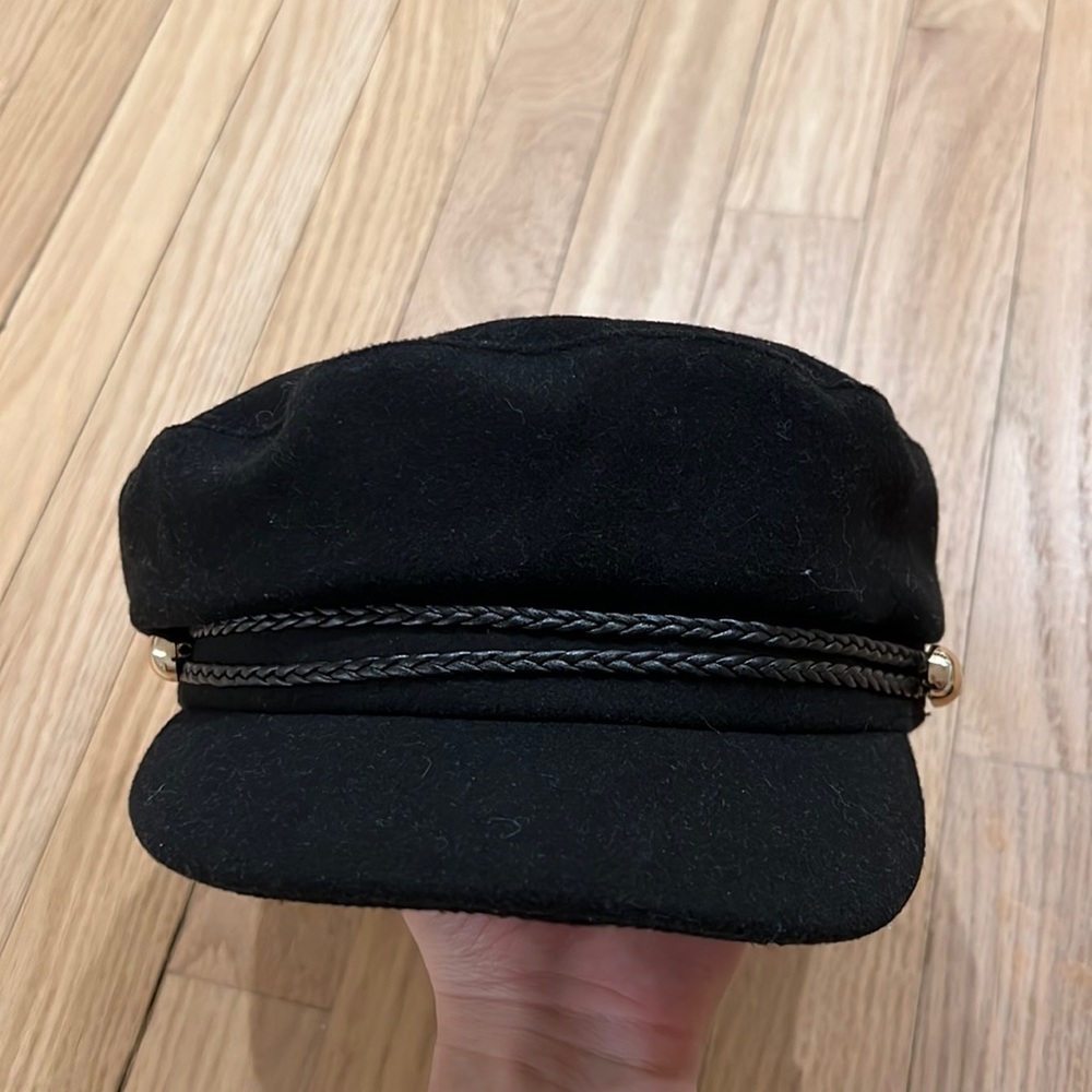 Beret - Picture 1 of 4